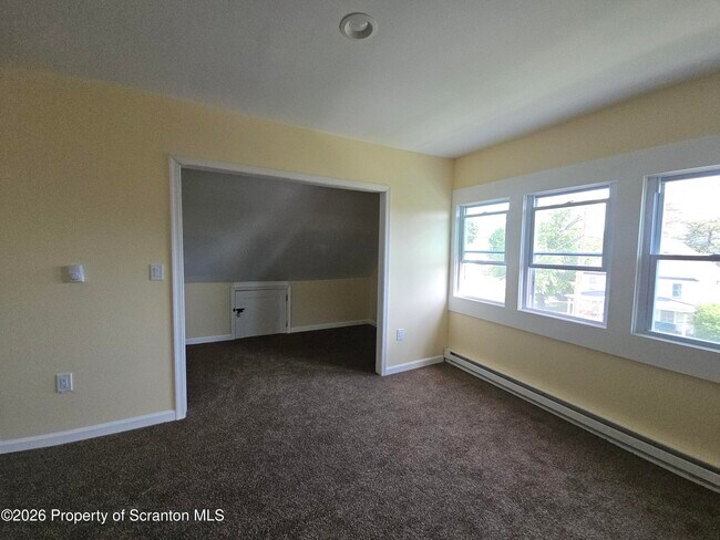 Building Photo - 1327 Oram St