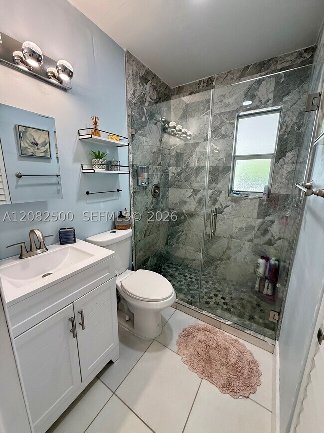 Building Photo - 12801 Westview Dr