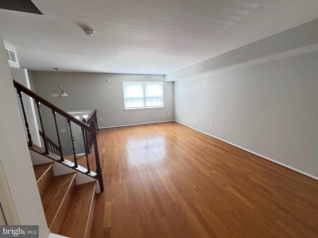 Building Photo - 732 Wilton Farm Dr