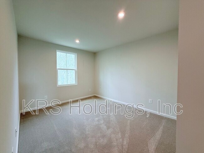 Building Photo - 379 Hunting Wood Dr