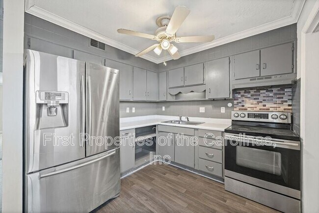 Building Photo - 7906 Oak Meadow Ct