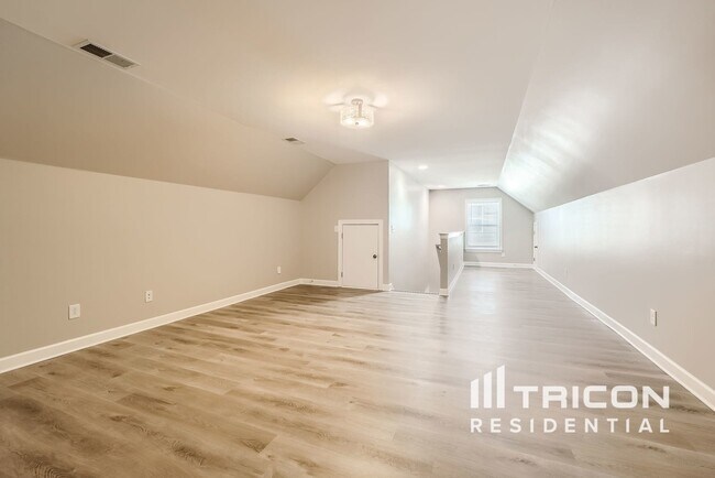 Building Photo - 3821 Litchfield Dr