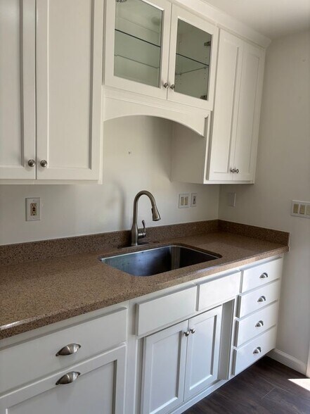 Building Photo - 4315 Bonillo Dr