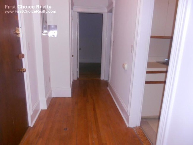 Building Photo - 120 Warren St