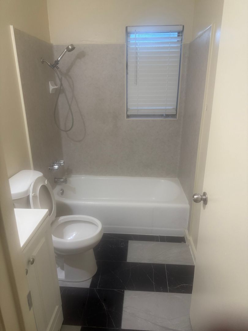 Building Photo - 3704 N Abby St