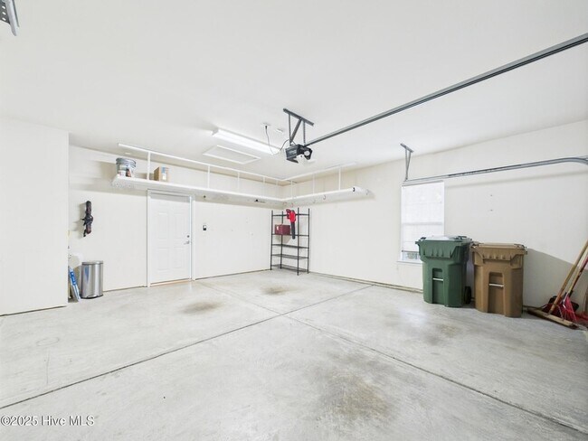 Building Photo - 418 Easton Grey Loop