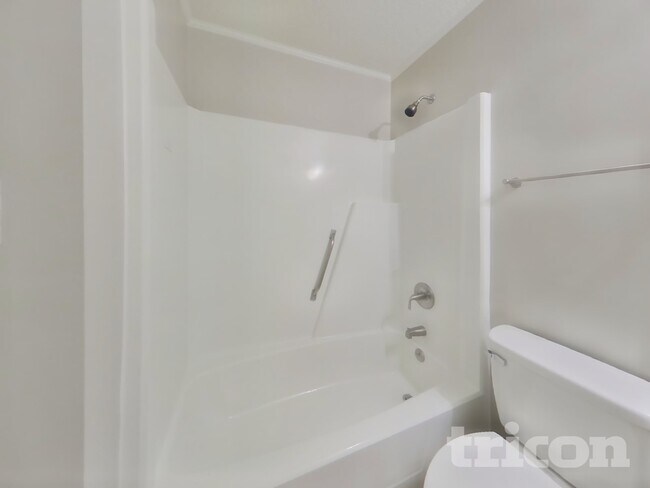 Building Photo - 6617 Flat Rock Dr