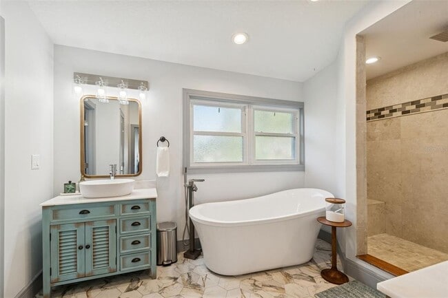 Building Photo - 292 Sunlit Cove Dr NE