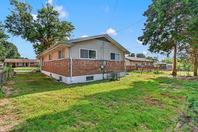 Building Photo - 2247 Hollis Dr