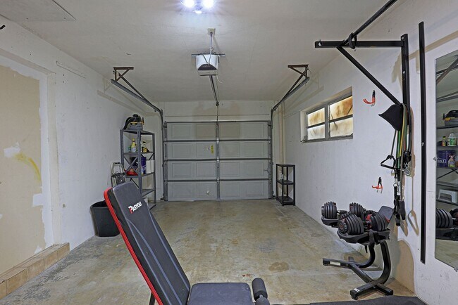 Building Photo - 1353 Stadler Dr