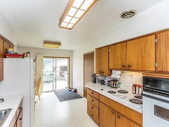 Building Photo - 1519 Mattern Ave