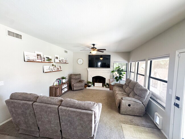 Building Photo - Marshall Ranch Five Bedroom