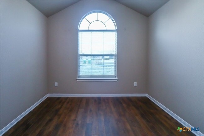 Building Photo - 1614 Shady Ln