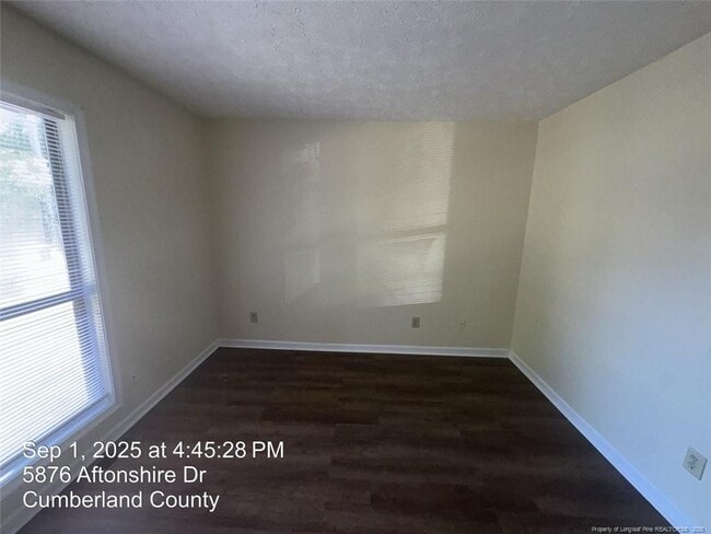 Building Photo - 5876 Aftonshire Dr