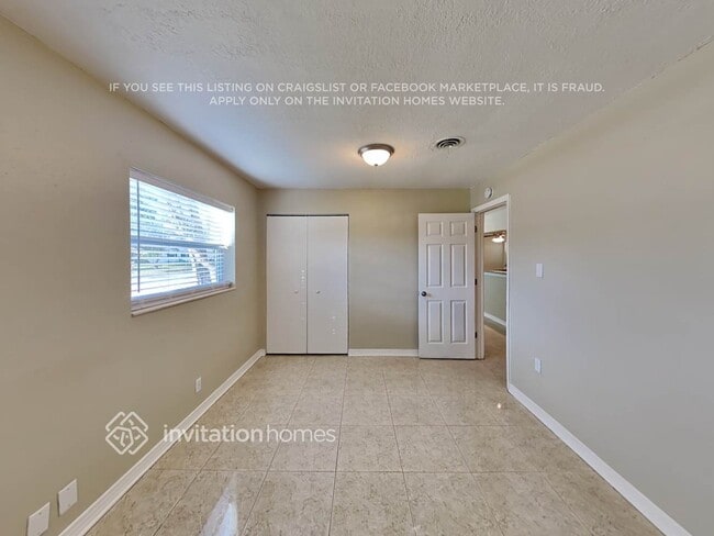 Building Photo - 512 Elm Dr