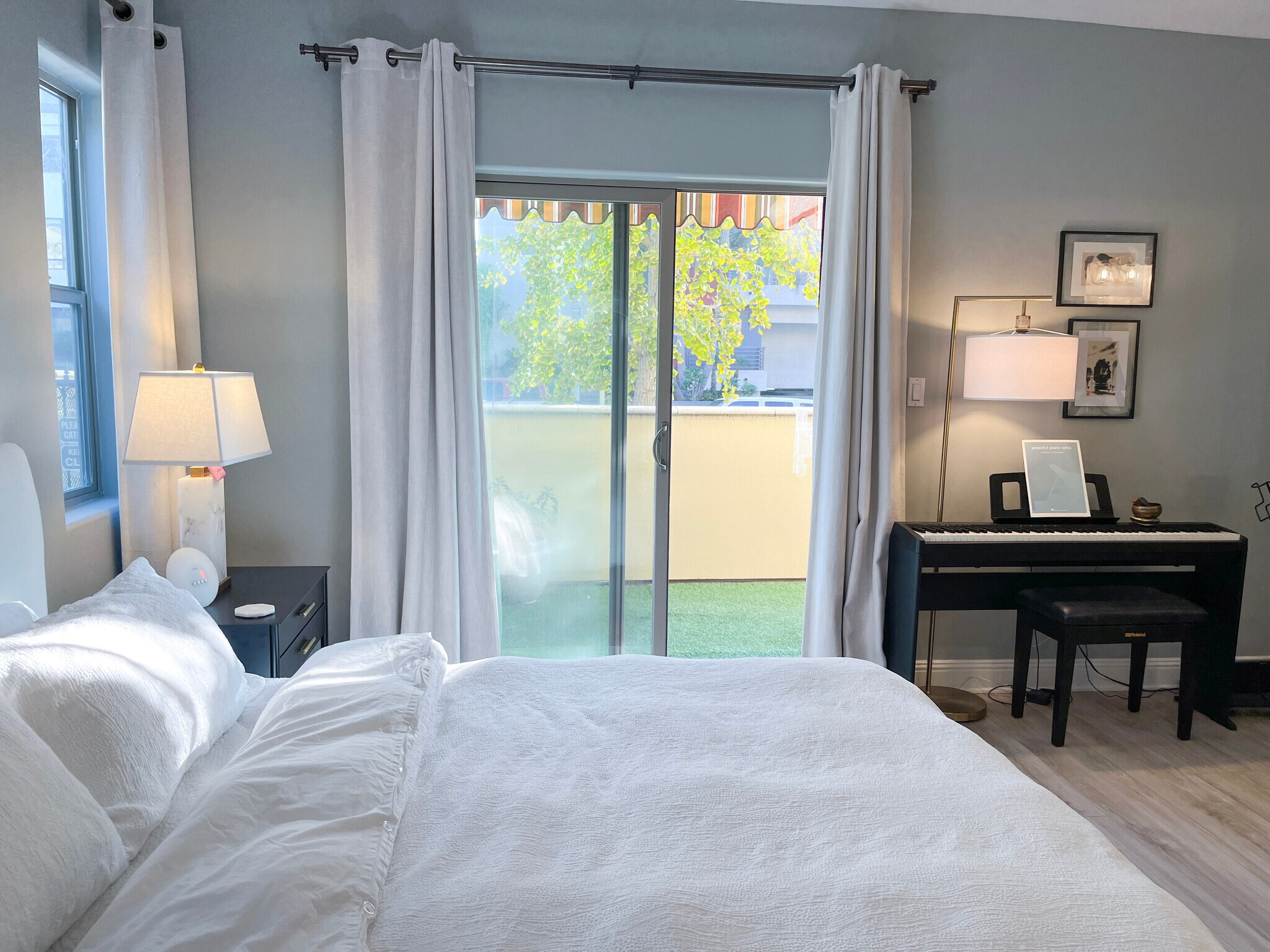 Building Photo - 5037 Rosewood Ave