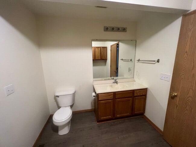 Building Photo - Beautiful 3-Bedroom Single Family Home in ...
