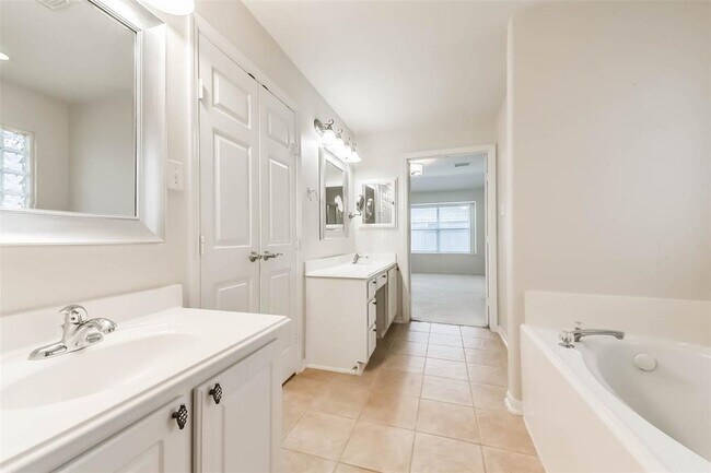 Building Photo - 11518 Senna Ledge Ct