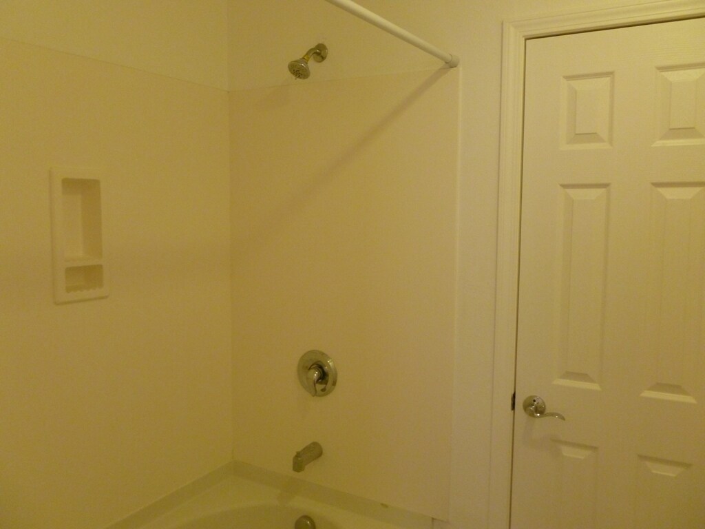 Building Photo - 23 E Agate Ave