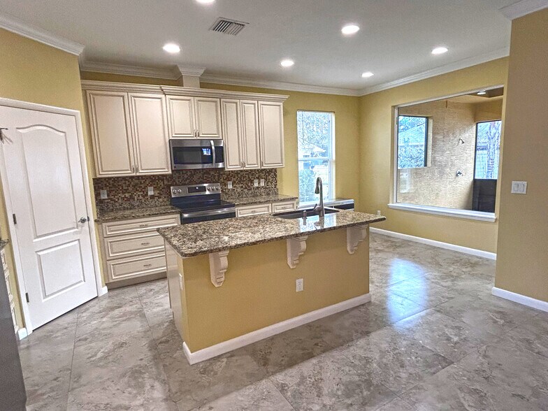 Building Photo - 3 Wilden Pl