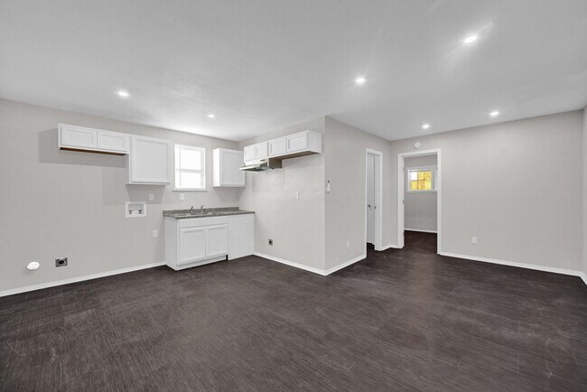 Building Photo - 2103 N Marrs St