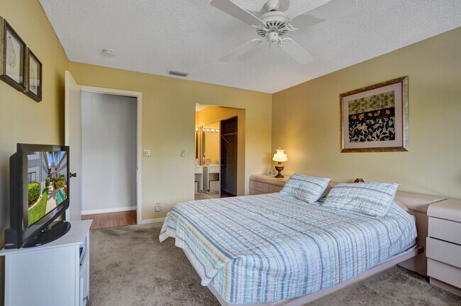 Building Photo - 15235 Lakes of Delray Blvd