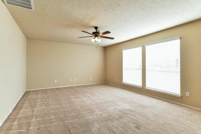 Building Photo - 2527 Floral Bloom Way