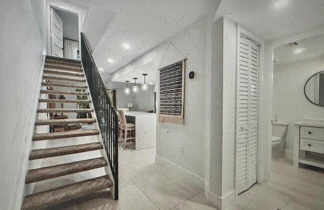 Building Photo - 1100 Scotia Dr