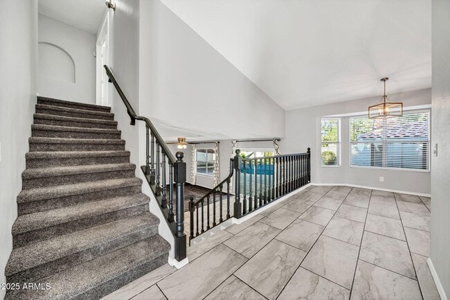 Building Photo - 5044 E Paradise Ln