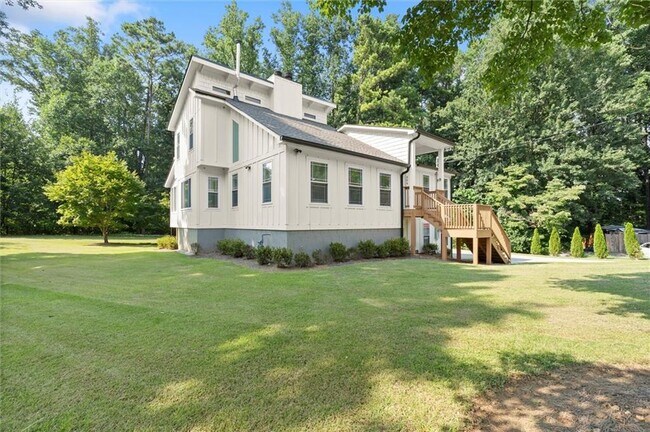 Building Photo - 404 Way Bridge Ct NE