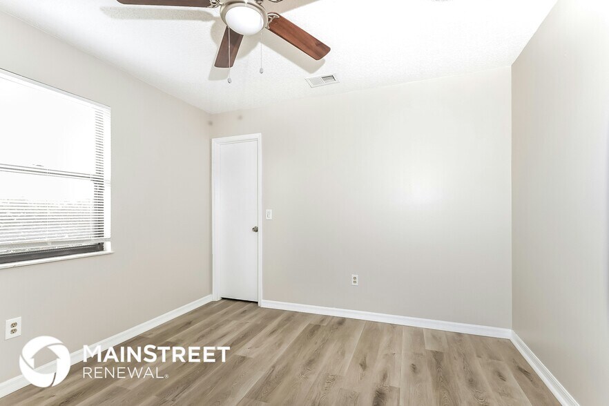 Building Photo - 350 NE Genesee Ave