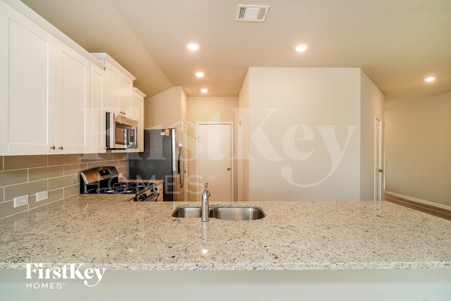 Building Photo - 6711 Hatchery Way