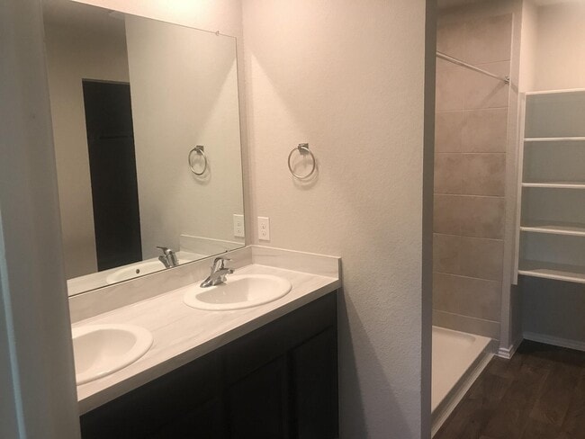 Building Photo - 16817 Lonely Pines Dr