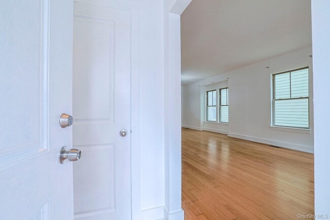 Building Photo - 38 E Parmenter St