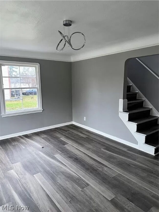 Building Photo - Lovely 4 Bedroom 1 Bathroom House in Cleveland