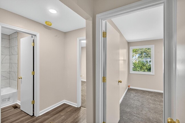 Building Photo - 1978 Piedmont St