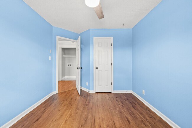 Building Photo - 1409 Janet Way Dr