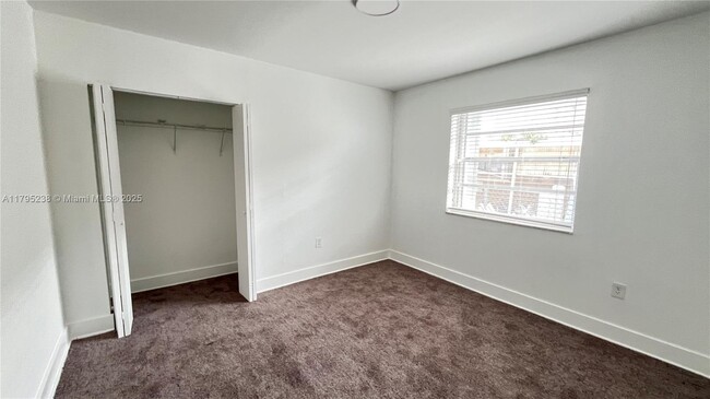 Building Photo - 1807 NW 33rd St