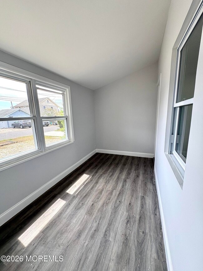 Building Photo - 711 McKinley Ave