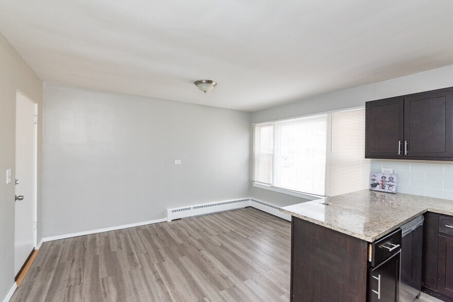 Building Photo - 3058 N Kostner Ave