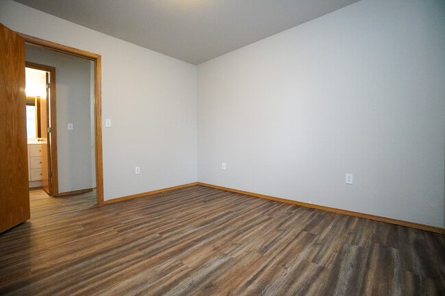 Building Photo - 79 E 2nd St N