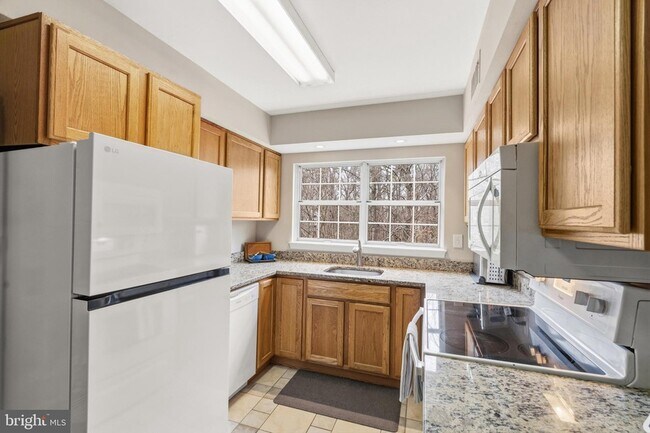 Building Photo - 12219 Stevenson Ct