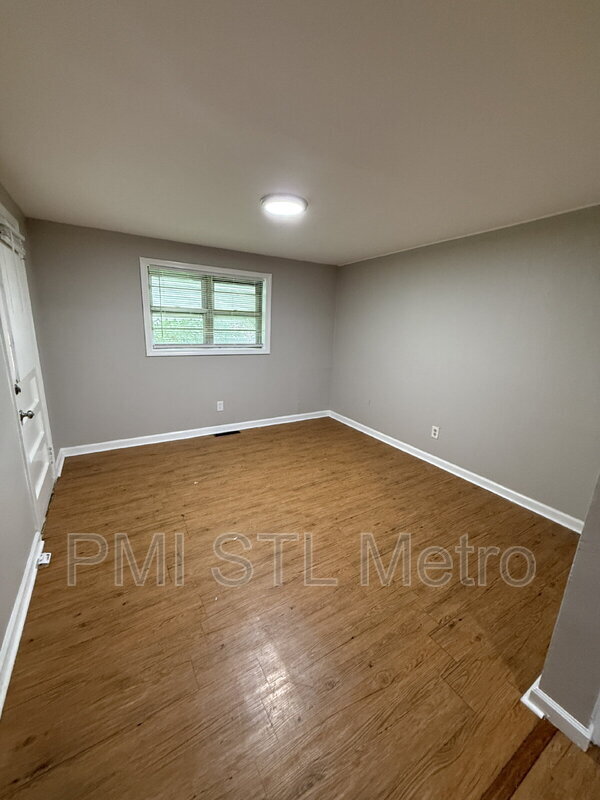 Building Photo - 10235 Cabot Dr