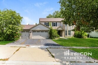 Building Photo - 1720 Westbury Dr