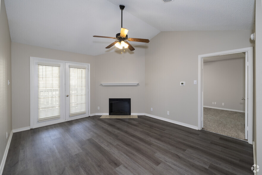 2BR, 2BA Classic - Living Room - The Vineyards at Napa Valley