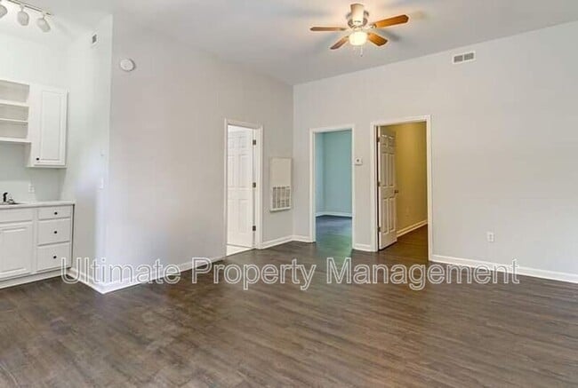 Building Photo - 5746 Marguerite Dr