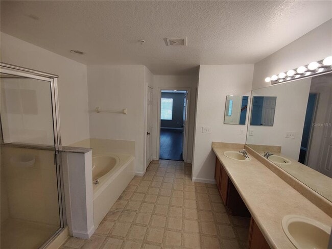 Building Photo - 2980 Ashland Ln S