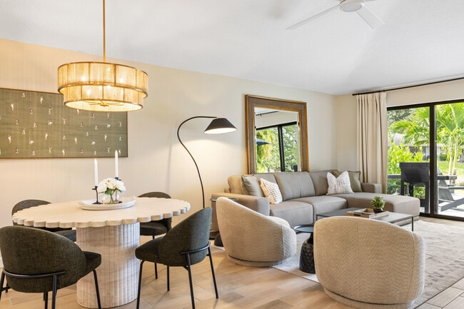 Building Photo - 206 Club Dr