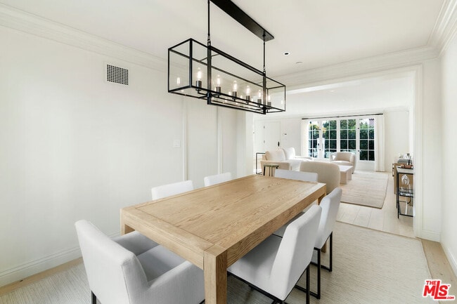 Building Photo - 9563 Charleville Blvd