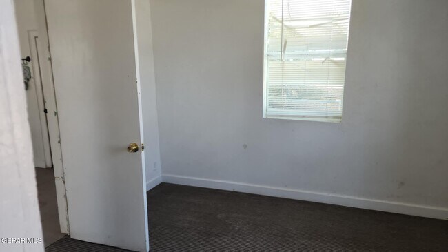 Building Photo - 151 N Pendell Rd